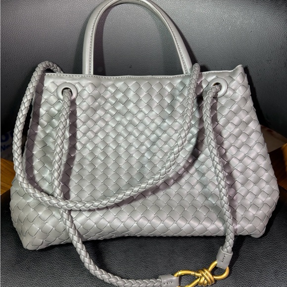 Elegant Gray Tote Bag - Picture 1 of 10
